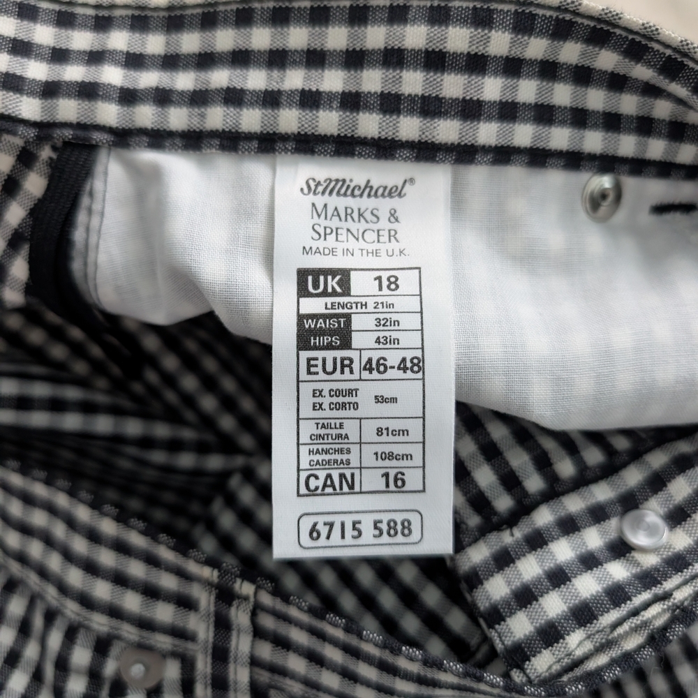 SALE -- Marks & Spencer, belted Black and White Checkered Skirt, US 14 / UK 18 - Picture 4 of 8